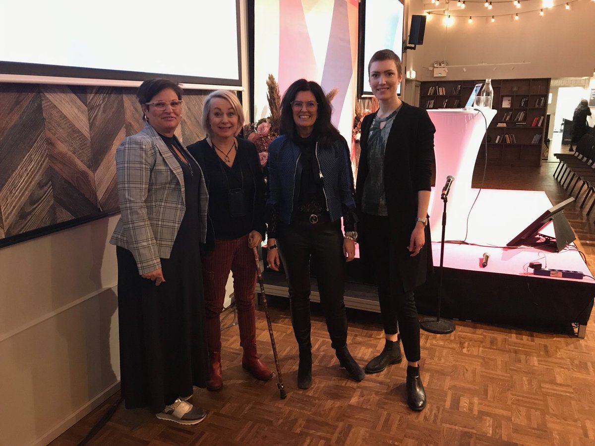 #vårdgalan 2019 - på plats nu laddar vi för bästa galan en förmån att få vara moderator på vårdförbundets vårdgala där personcentrering står i fokus en häftigt att  Louise Hoffsten kommer medverka