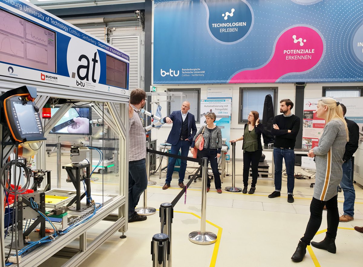 imi4bb's tweet photo. Zum Auftakt des Branchendialog der QCW GmbH &amp; EEPL GmbH zeigen wir in der Modellfabrik was es mit der #Automatisierung &amp; #Digitalisierung auf sich hat und stellen Ergebnisse zu Umsetzungsstand, Aufholbedarf und Potenzial in Brandenburger #KMU vor. https://t.co/trjzJPdle5
#imi4bb https://t.co/yFKjT9CFSR