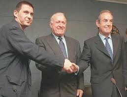 Ai, <a href="/AITOR_ESTEBAN/">AITOR ESTEBAN</a> ! Zer gauza esan behar diren Espainiako eskubitik datozen  botoak mantendu eta El Correo Español pozik edukitzeko. Nik, aldiz, nire eskua beti luzatua edukiko dut.