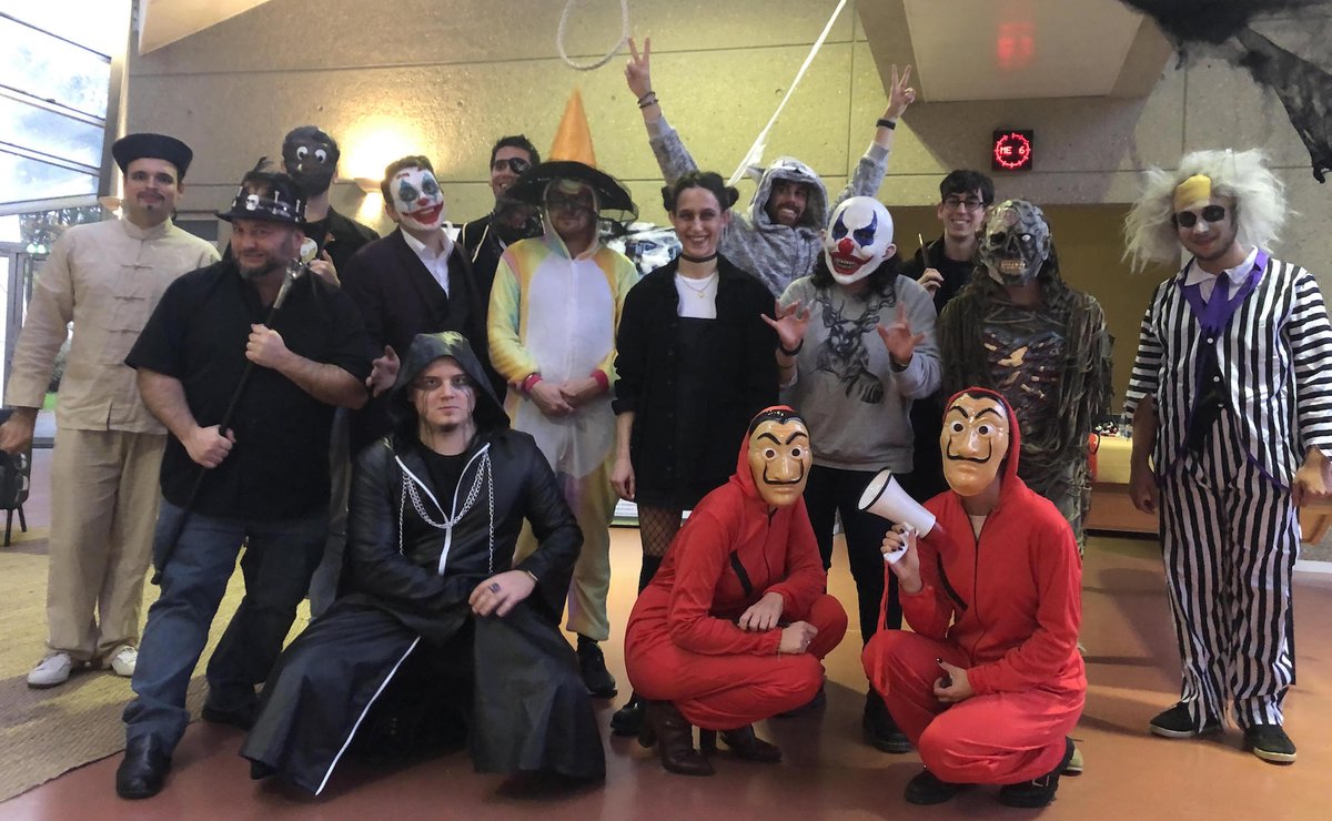 Chez Campus Academy, nous aussi on fête #Halloween ! 🎃
Concoction de potions, concours du meilleur déguisement, atelier maquillage au programme lors de cette journée sur le campus de #Rennes.