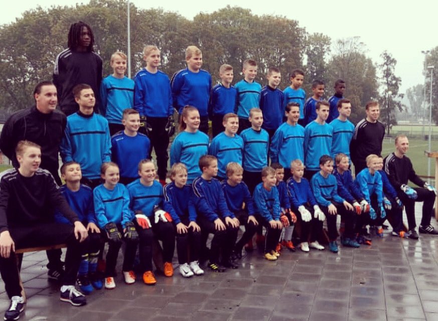 Keepersschool_F's tweet image. 🥅⚽️ Gezocht: KEEPERSTRAINER (M/V)
🥅⚽️ Vanwege de constante groei van de keepersschool zijn wij op zoek naar één of meerdere keeperstrainer(s).
🥅⚽️ Ook is ruimte voor een stagiaire met de affiniteit van het keepersvak. 
📞 Contactgegevens: 06-25030166
📧 fdruiter@hotmail.com