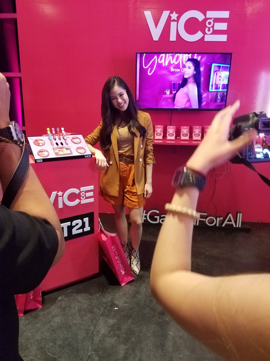 KissesAndFaith_'s tweet photo. Hi there our gorg Kween!! We love you!! 

@KissesDelavin

KISSES SaMEGAndaViceCo
#KissesDelavin https://t.co/NuXHyxzXTT