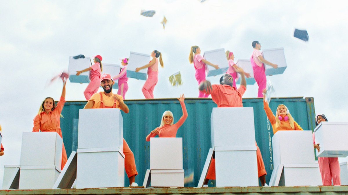 .<a href="/Tradera/">Tradera</a> decided to fight the epidemy of consumerism with a one-of-a-kind visual experience courtesy of <a href="/NORDDDB/">NORD DDB°</a>. buff.ly/2WN0wEy 

#consumerism #protecttheenvironment #produceless #consumeless