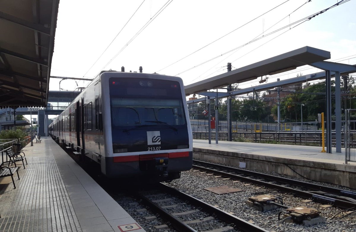 The <a href="/5G_PICTURE/">5G-PICTURE Project</a> Railway demonstration is happening soon! We want to thank our colleagues from ADVA, Blu Wireless, CNIT, FGC and COMSA for their effort to make it work. We look forward to seeing it! 5g-picture-project.eu/news.html #h2020 <a href="/5GPPP/">5GPPP</a>