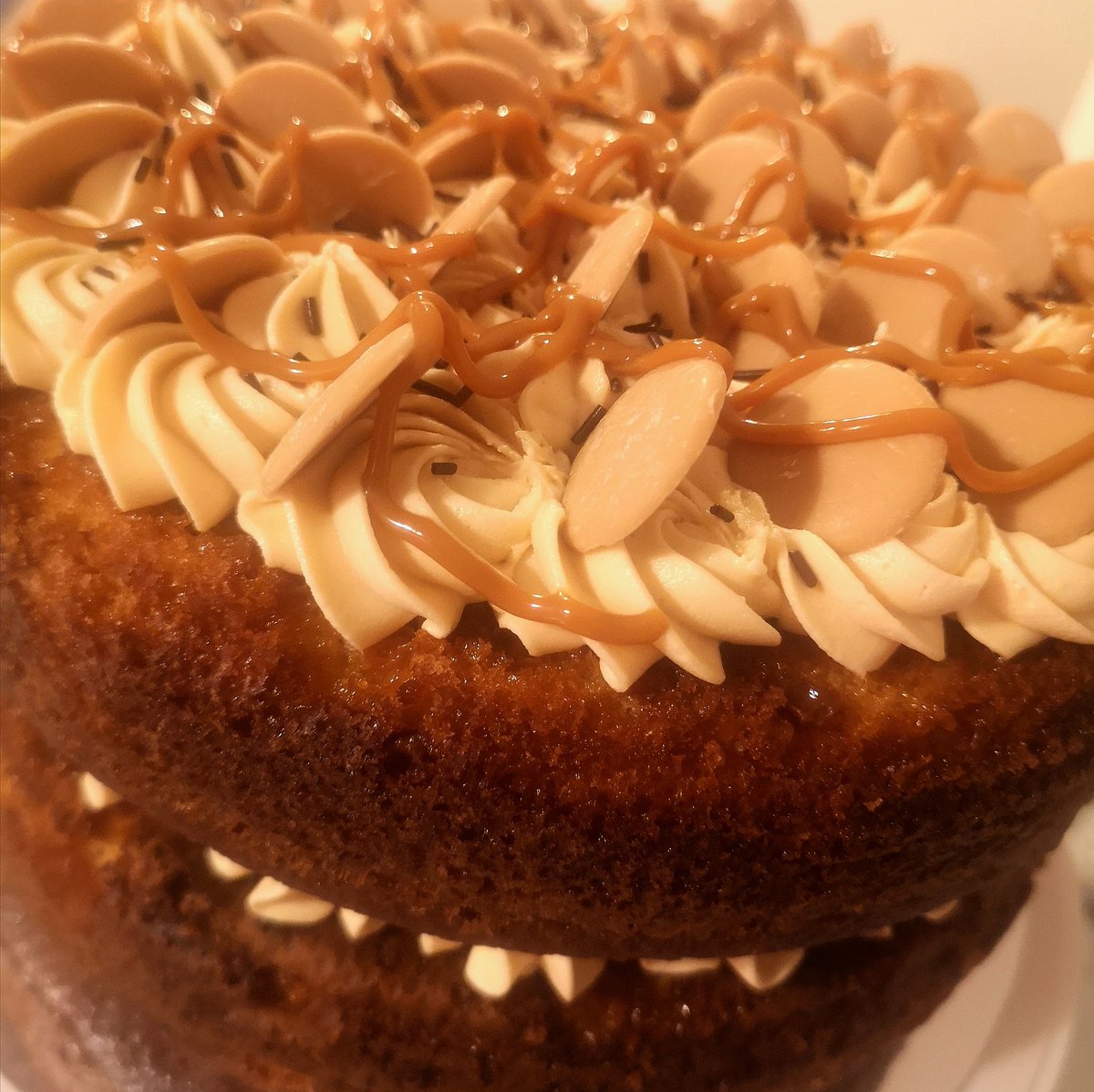 iamthecakesmith's tweet photo. THAT FRIDAY FEELING

Delivered to @BusStopCafe1 this morning-
🍯 Caramel cake
🌌 Constellation brownies
🧙🏻‍♀️ Mystic marshies
🍓 Plain, fruit &amp; cheese scones
#thecakesmith #cake #cakemaker #homemade #scones #brownies #marshies #marshmallows #mallows #sprinkles #iow #iowcakemaker https://t.co/5QDn3FCv5o
