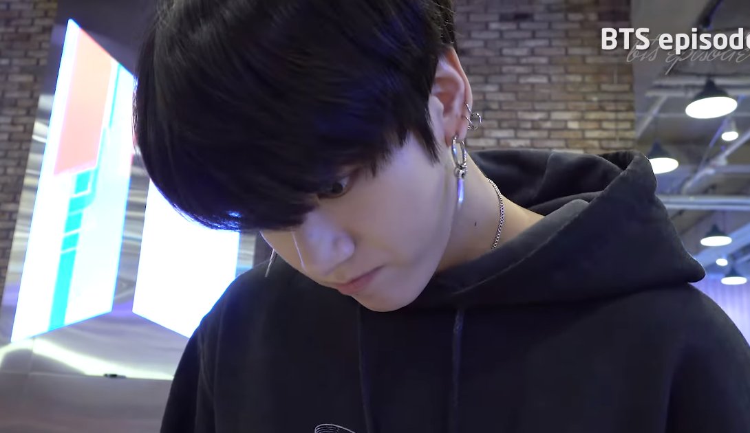 สามสี 𐙚 tweet media