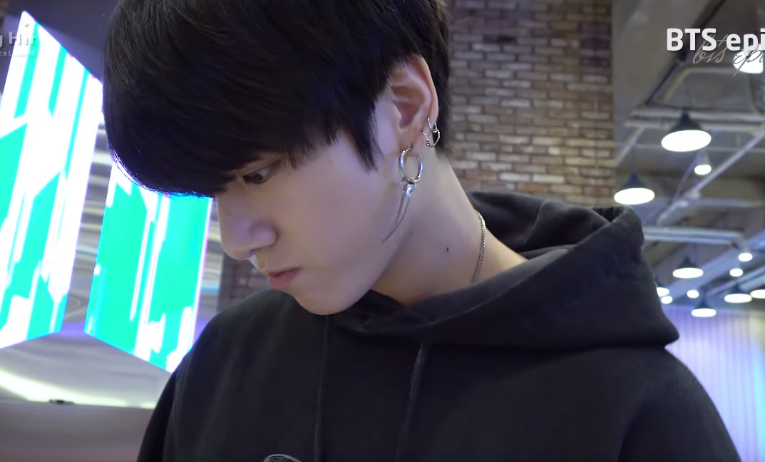สามสี 𐙚 tweet media