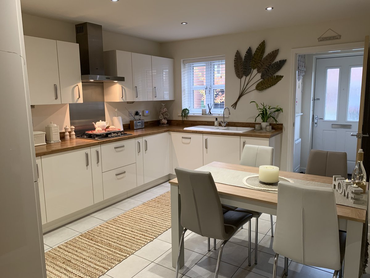 HuntersPock's tweet image. This immaculately presented three bedroom detached home was newly built in 2017 by Linden Homes. Early viewing is essential to ensure you don't miss this property so call us now to arrange your viewing! #hunters #home #local #national #property
hunters.com/property-searc…