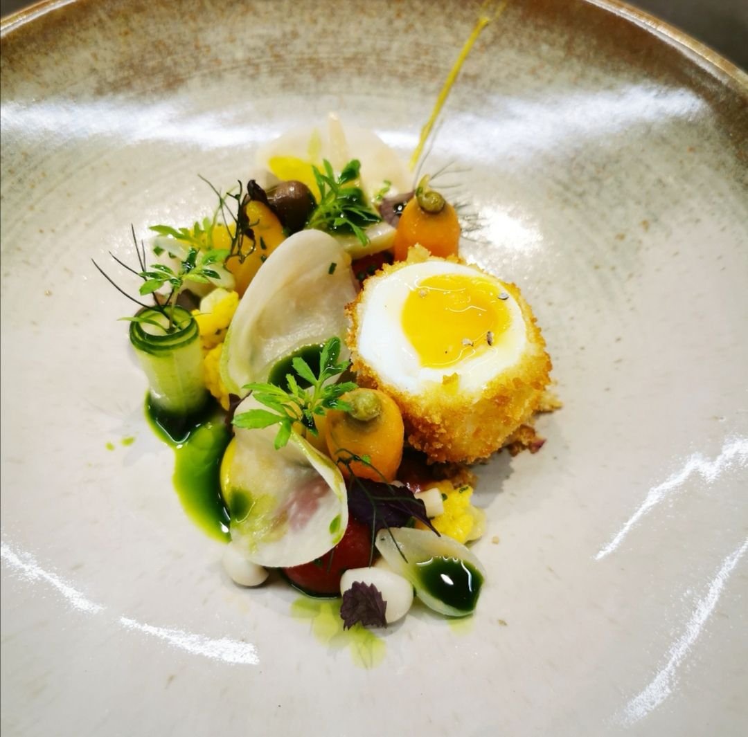 Wiswellman's tweet image. One of the dishes on our Vegetarian Menu; Vegetables A La Grecque; Piccalilli and Crispy Hens Egg.

#vegetarianmenu #newdish