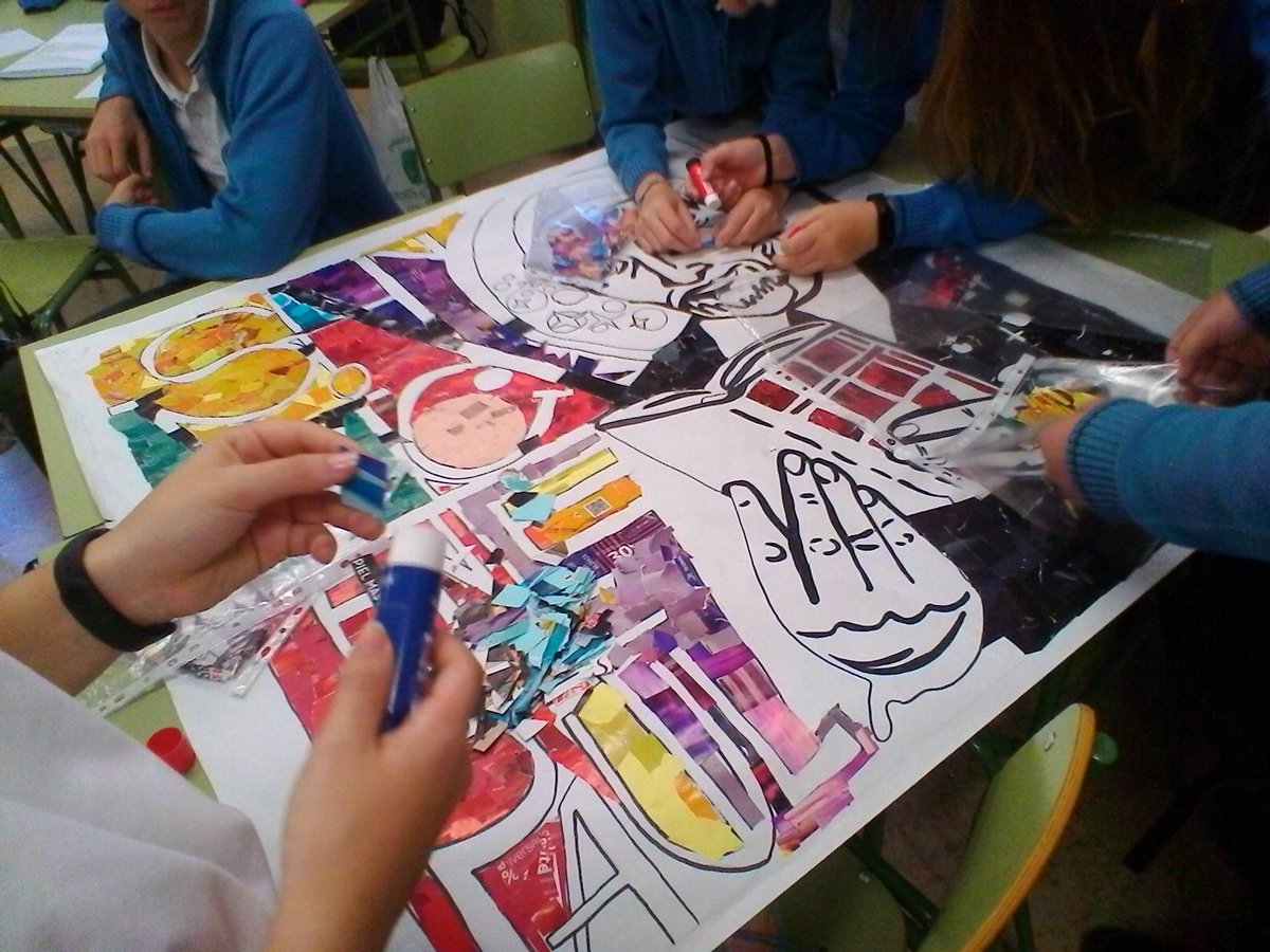 sanjosevalde's tweet photo. 👉En la #tutoría de #3ESOA han elaborado un precioso #collage🎨 de #SanVicentedePaúl que les ha quedado impresionante. Ya os mostraremos el resultado.
#SanJosé #UnaInstitucion #EducandoenValdemoro #Since1878 #colegiossv #Actividades #nosencanta #plástica🖼️ #arte #juntosesmejor https://t.co/ylav7b9Olv