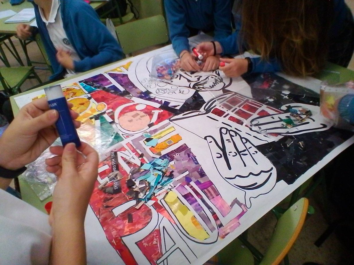 sanjosevalde's tweet photo. 👉En la #tutoría de #3ESOA han elaborado un precioso #collage🎨 de #SanVicentedePaúl que les ha quedado impresionante. Ya os mostraremos el resultado.
#SanJosé #UnaInstitucion #EducandoenValdemoro #Since1878 #colegiossv #Actividades #nosencanta #plástica🖼️ #arte #juntosesmejor https://t.co/ylav7b9Olv