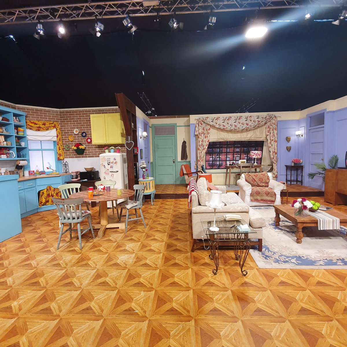 JordanGrohl's tweet image. Friends Fest!!