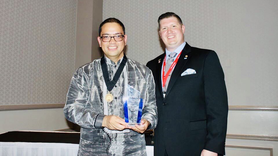 Congratulations to our current president <a href="/IanSaludares_RN/">Ian N. Saludares</a> being honored with the Lee Cohen Outstanding Member of the Year. #MenInNursing @NYPLawrence <a href="/nyphospital/">NewYork-Presbyterian</a> #WhereAmazingWorks