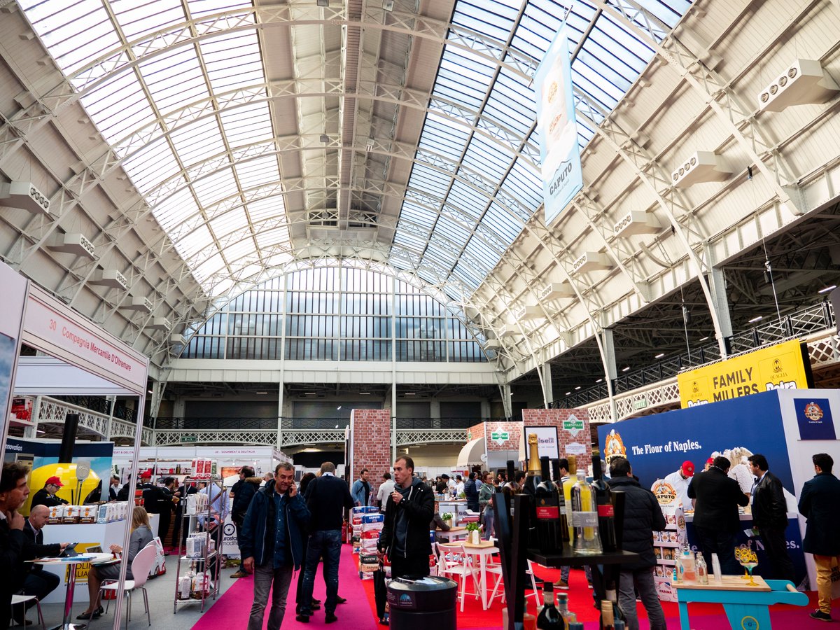 CaterBakeUK's tweet image. Throwback to #EPPS 2018 🍕🍝 We&apos;re looking forward to exhibiting again this year. Come and find the team on Stand 26B! bit.ly/2qv0J3l #PizzaPastaShow
