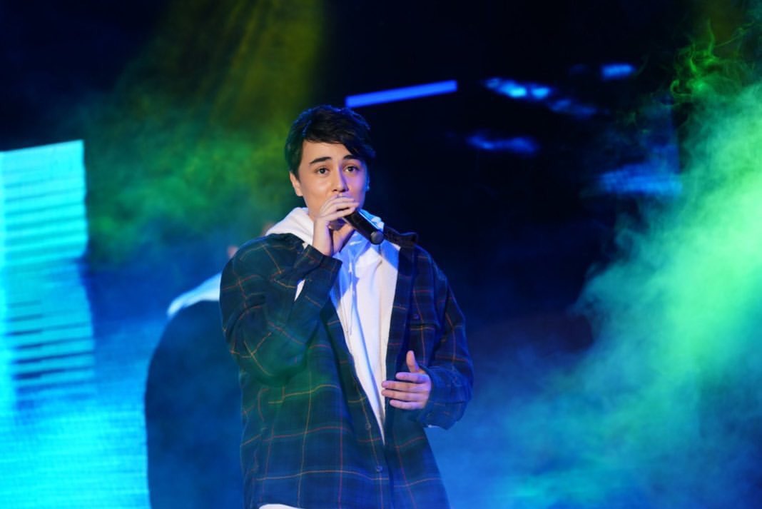 LeeJeAe_'s tweet photo. Thank you Sa Team live at sa lahat ng pumunta para samahan si Edward sa Araneta City , thank you din @AranetaCity 💕

#EdwardLiveAtAranetaCity
@Barber_Edward_ @maymayentrata07 https://t.co/xA8Bk2s6uL