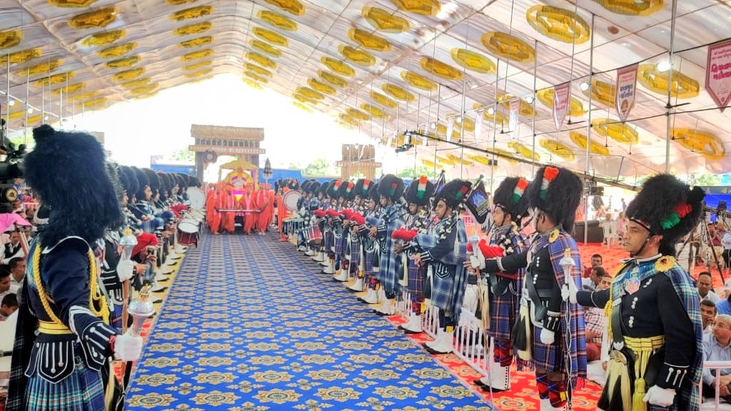 smspbIndia's tweet photo. #Day-4 #ShreeMuktajeevanSwamibapa #PipeBand #Maninagar #India &amp; #Nairobi performed today morning as part of #Vachnamrut Dwishatabdi and #Jeevanpran Shree #Abji #Bapashree Shatamrut #Mahotsav #Baladiya in front of #Acharyaswamishreemaharaj
#sgadimaninagar #smspbindia
@SGadiNairobi https://t.co/Csb2S0m9BU