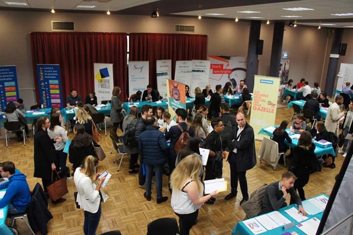 Marketus2's tweet photo. 👔 Hier s’est déroulé le Forum Entreprises et Organisations de l'@IAENancy où une cinquantaine d’entreprises étaient présentes afin de rencontrer les étudiants et leur proposer des offres de stage, des contrats en alternance ou même de césure. 💪
#iaenancy #iaefrance #forum https://t.co/pZY5Lz7Sqm