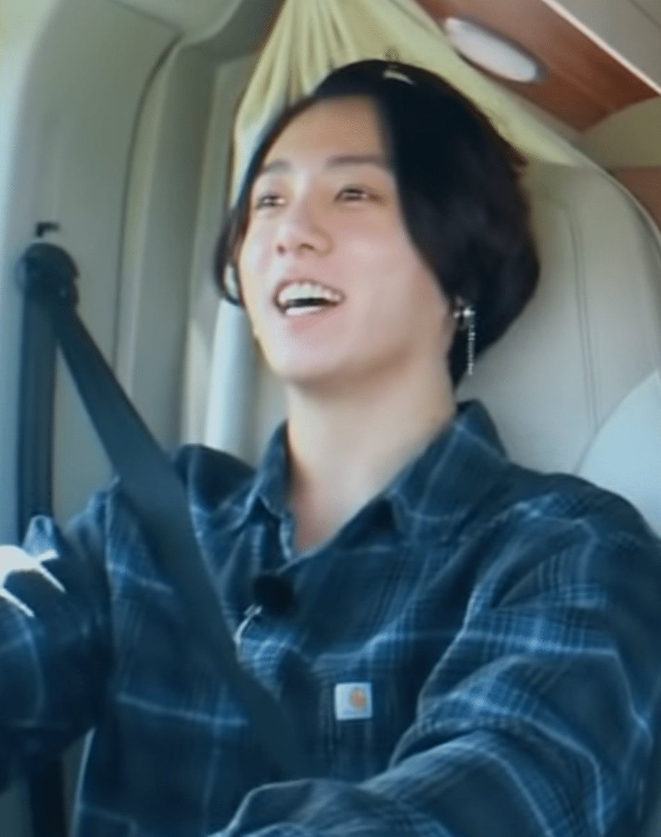 Sweetiepiee On Twitter Jungkook Doing Small Ponytail