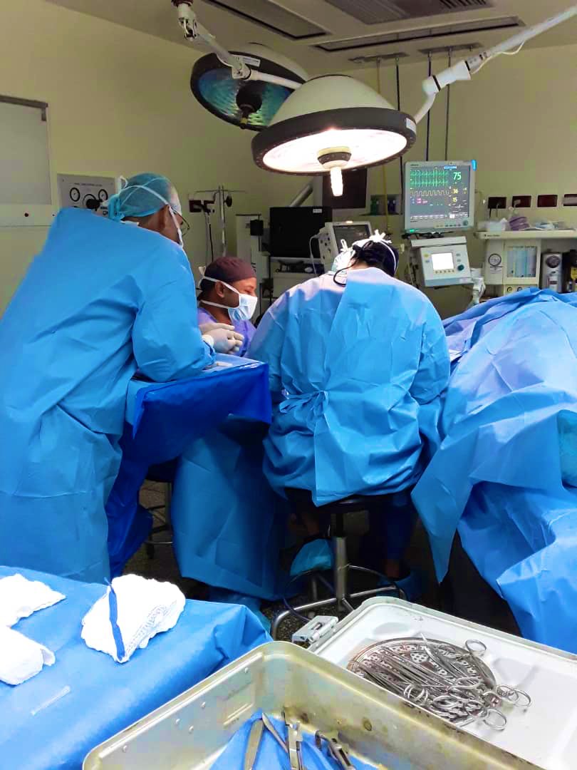 En los meses de Septiembre y Octubre del 2019 realizamos: 975 Intervenciones de Emergencia 🚨 y más de 245 Cirugías Electivas 👩🏻‍⚕️<a href="/ivssoficial/">.</a> Nuestro @IVSSAVANCESNE dando respuesta! Seguimos adelante! <a href="/magallyvina/">Magaly Gutiérrez</a> <a href="/EduardoPinateS/">Eduardo Pinate R</a> <a href="/MPPSalud/">MPPS</a>