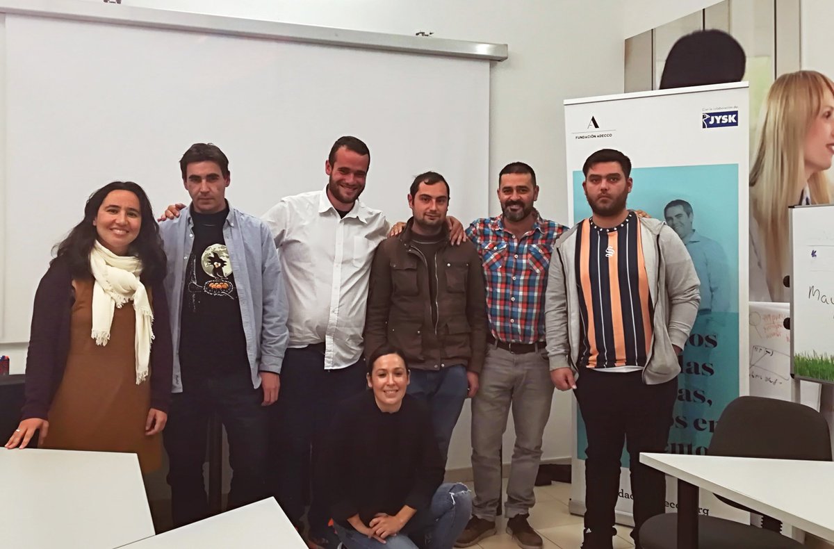 Nieves_FA's tweet photo. Compartimos  jornada con los chicos de Red Sanamente #Programa mejora tu empleabilidad. #Tips  #consejos y #BuenasPracticas en la búsqueda de empleo. 
Red Sanamente y Fundación Adecco Alicante por el trabajo en Red @RedSanamente y @adecco_fundac https://t.co/acvEoBIvrN
