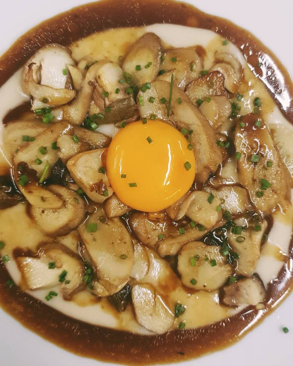 Otoño en el plato
Patata + boletus + yema
#acabeciñanonpara