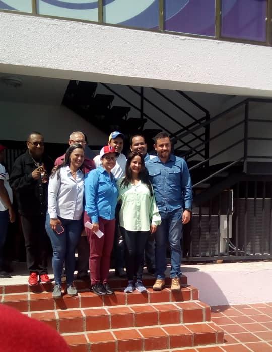 Ministra de Comunas <a href="/blancaePSUV/">Blanca Eekhout</a> instaló
Escuela de Planificación comunal en Barcelona #Anzoátegui la cuál servira para que el poder popular organizado presente sus proyectos con cara al próximo año.

¡Comuna o nada! 

@Mp_Comunas