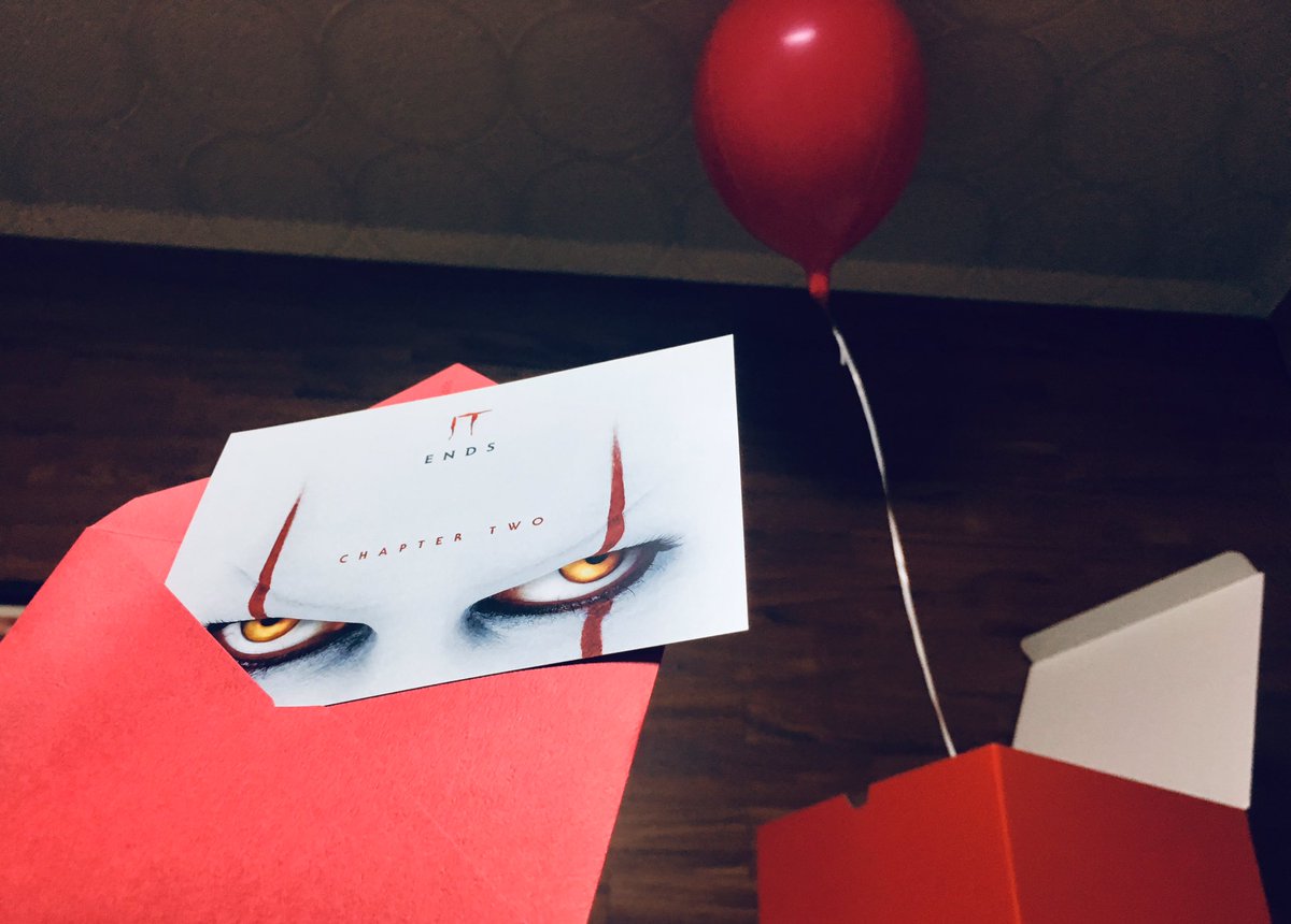 ペニーワイズから贈り物を貰ったのでIT THE ENDのイラストを描きました。
#それが見えたら終わり