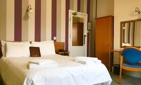 TheBeechesConf's tweet photo. #LikeandShare to win #FreebieFriday. A free night stay at The Beeches Hotel. Winner to be announced Friday 15th November #eventprofs #conferencing #meetings #cadbury #bournville #win #CompetitionTime #Birmingham #ChristmasIsComing  #whatson #midlandshotels #FridayVibes https://t.co/N39c61jhz0