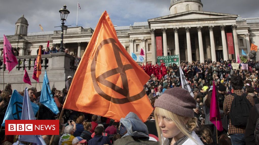 EdMann72's tweet image. Extinction Rebellion protest ban unlawful buff.ly/2WQtraT
Met breaks the law again...
#TheDailyRot #satire #ExtinctionRebellion #ClimateChange #Met #XR