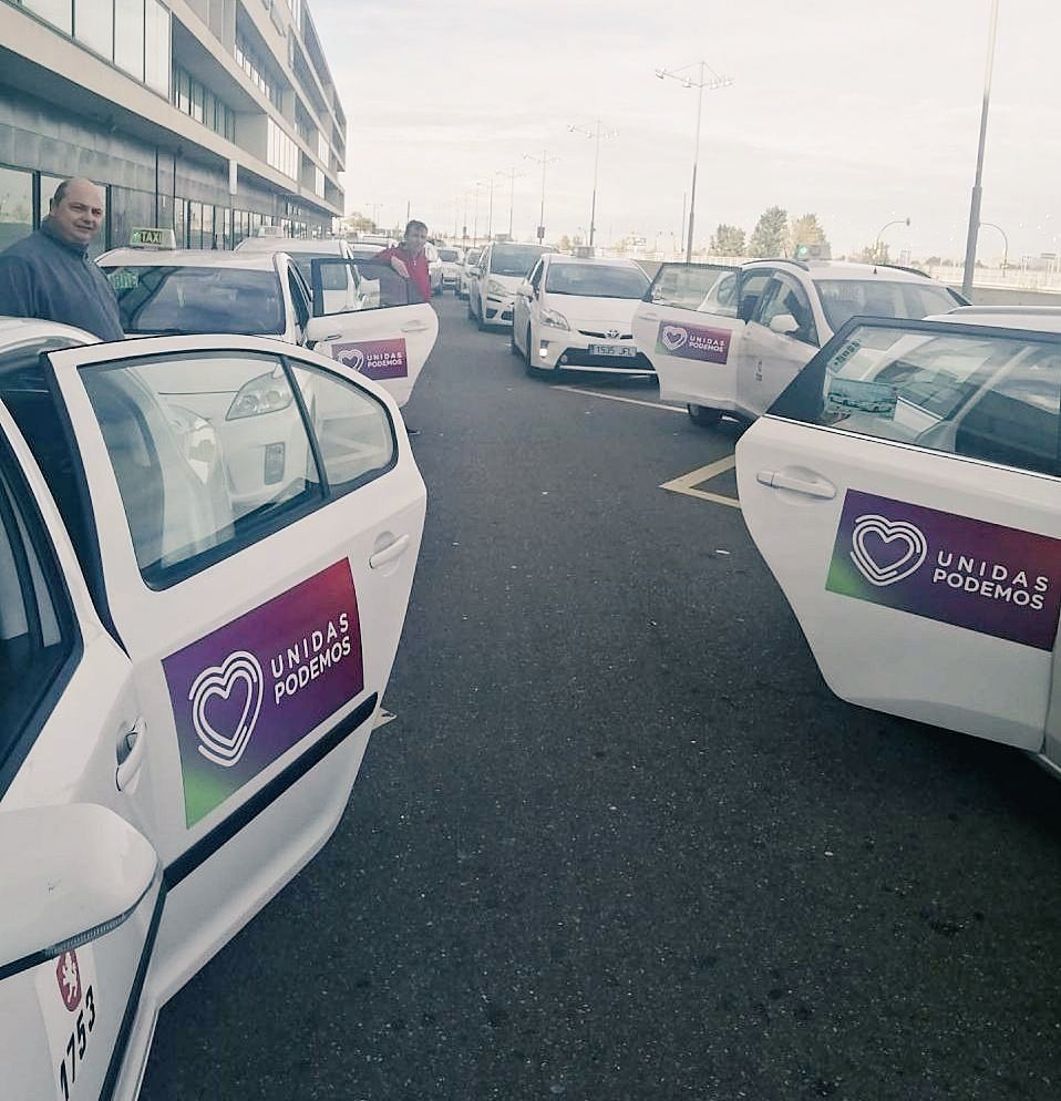 Los taxistas rechazan llevar publicidad del PP en los taxis a cambio de dinero y colocan publicidad de Unidas Podemos sin pedir nada a cambio. 👏👏👏

El #10N vota por quien defiende a los servicios públicos y la clase trabajadora