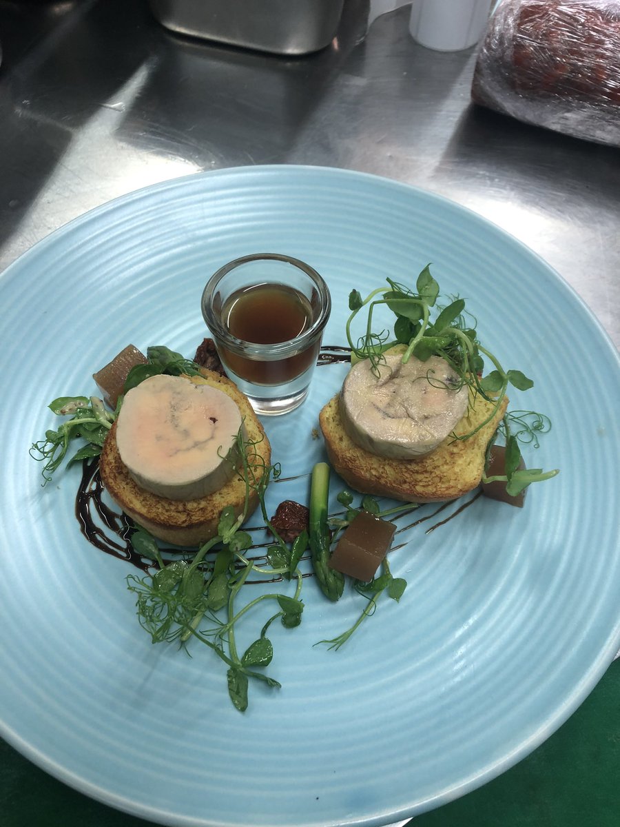 Un foie gras maison tout simple for lunch! Accompanied with toast brioche, spiced apple jely and a shot of chilled Pommeau