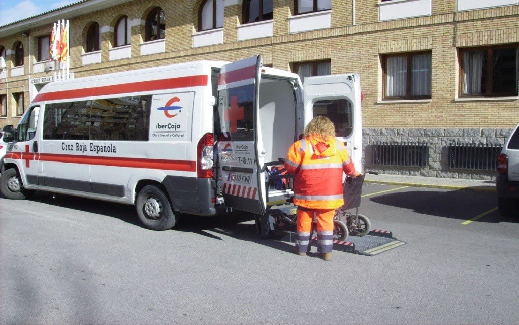 Con motivo de la jornada electoral, hemos activado de nuevo el dispositivo de transporte adaptado para el traslado de personas con movilidad reducida hasta sus respectivos colegios electorales #PreventivosCruzRoja bit.ly/crh-10N