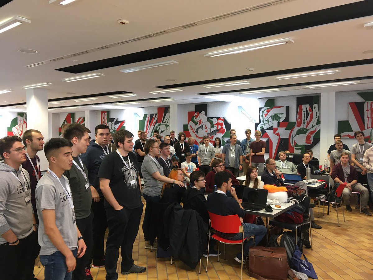 fgrwhz's tweet photo. Lange Nacht des  Coding 2019 - es geht los https://t.co/T4oQsSbHue