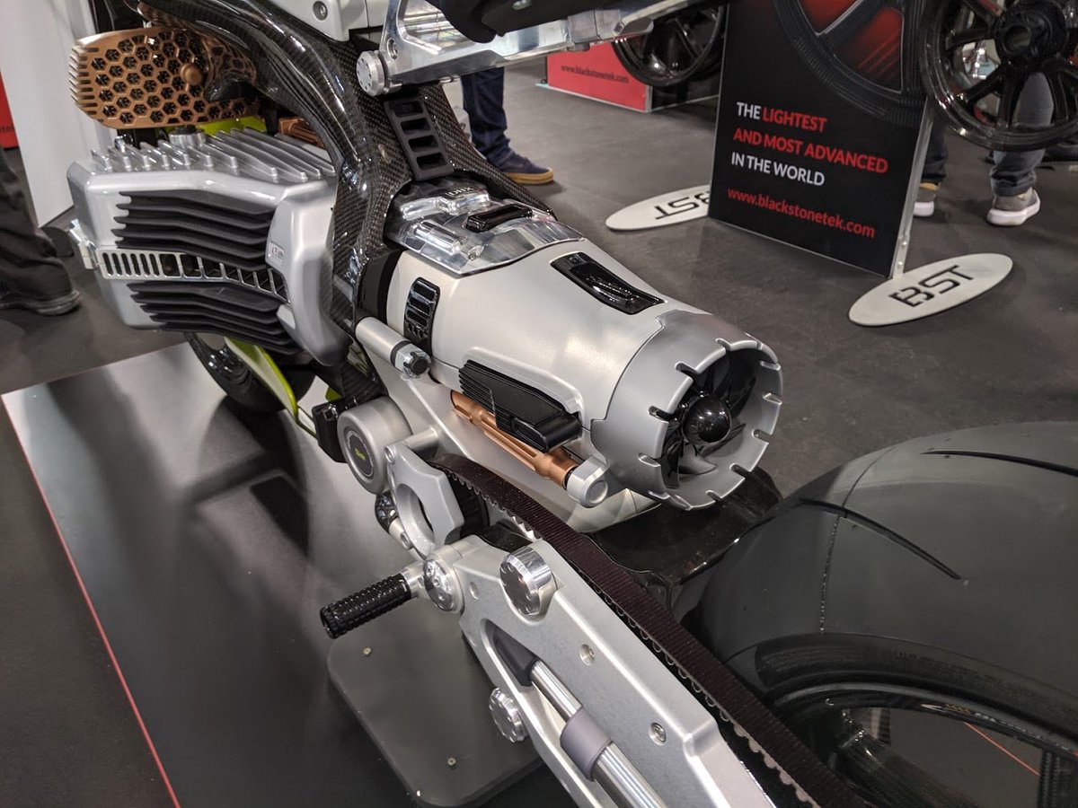 DHXmachines's tweet photo. Thanks @nschoeps for the pic. Definitely looking good in Italy. Awesome design Pierre! Learn more about this performance bike from BST at https://t.co/H40RBe19YX incorporating the #Hawk60 motor. #EICMA2019 happening in Milan now. https://t.co/DnHngg9d2g