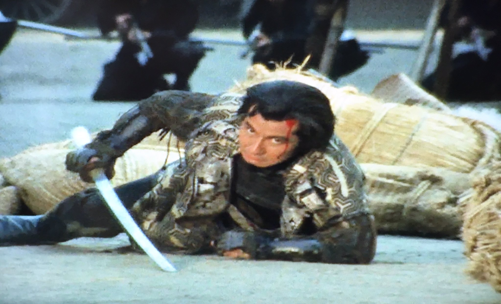 Twitter 上的 真ｻﾑﾗｲﾀﾞｰzo 新選組局長代理 土方歳三のラストシーン 色んなドラマで色んなパターンあるのだけどやはり栗塚旭 さん演じる土方歳三の燃えよ剣最終回の戦死シーンは血風録から始まり6年間の結束信二先生脚本のシリーズのラストと栗塚さん渾身の姿が鬼気迫る