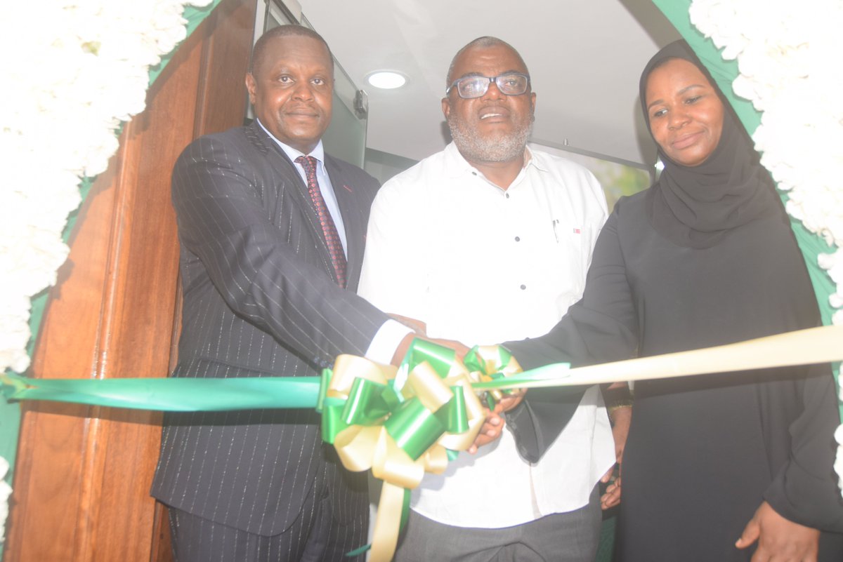 DIBBank_Ke's tweet photo. It was a cheerful and jovial event at the DIB Bondeni Branch launch. Thanks to all who made it happen and thank you, Hon. Mohamed Faki Mwinyihaji, The Senator of the County of Mombasa for the fantastic remarks #TBT #CloserToAchievers #DIBBank #BankOnYourValues https://t.co/fy4okGpqZT