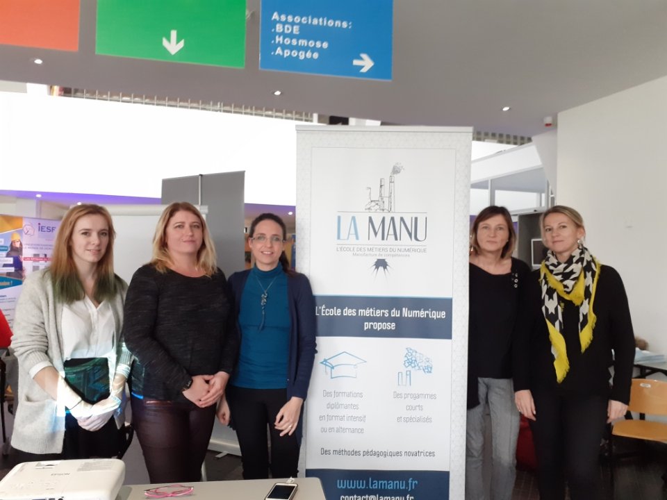 Nos apprenantes du campus d'#Amiens sont aujourd'hui au salon #Numeriquelles pour présenter les formations de lamanu.fr au public, féminin ! 😉

Merci à elles et aux nombreux visiteurs qui viennent s'intéresser aux métiers du numérique ! 👩‍💻💻