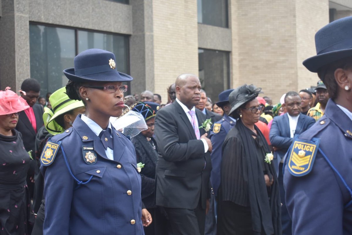 GautengANC's tweet photo. The cortège leaves for Meyerton Cemetery where Cde Thuliswa Nkabinde-Khawe will be laid to rest. #RIPThuli #ThuliswaNkabindeKhawe https://t.co/5g5tzINj2R