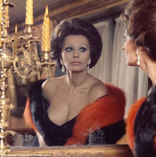 Sophia Loren. 1960 #PropongoBellezza