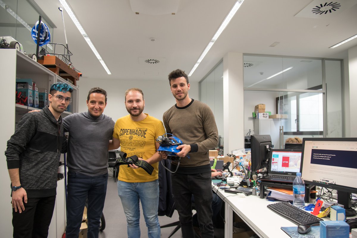👷‍♀️#UPPER: equipamiento inteligente para la seguridad laboral.  

👷‍♂️ Las nuevas tecnologías están jugando un papel primordial en este proyecto, hemos unificado las bondades de la #InteligenciaArtificial y el #SmartData.

👉bisite.usal.es/blog/proyectos…