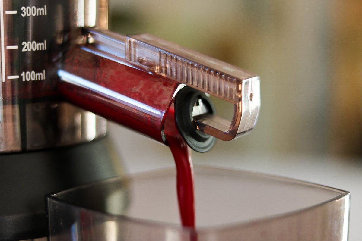 lelabbyestelle's tweet image. #HEALTHY

Sur le #blog je vous parle des bienfaits des jus santé et de mon #extracteurdejus #Carbel 🍹🍎🥕🥒

Lisez attentivement l'article, un #codepromo de folie se cache à l'intérieur !!! 

👉 buff.ly/2oXuNnB