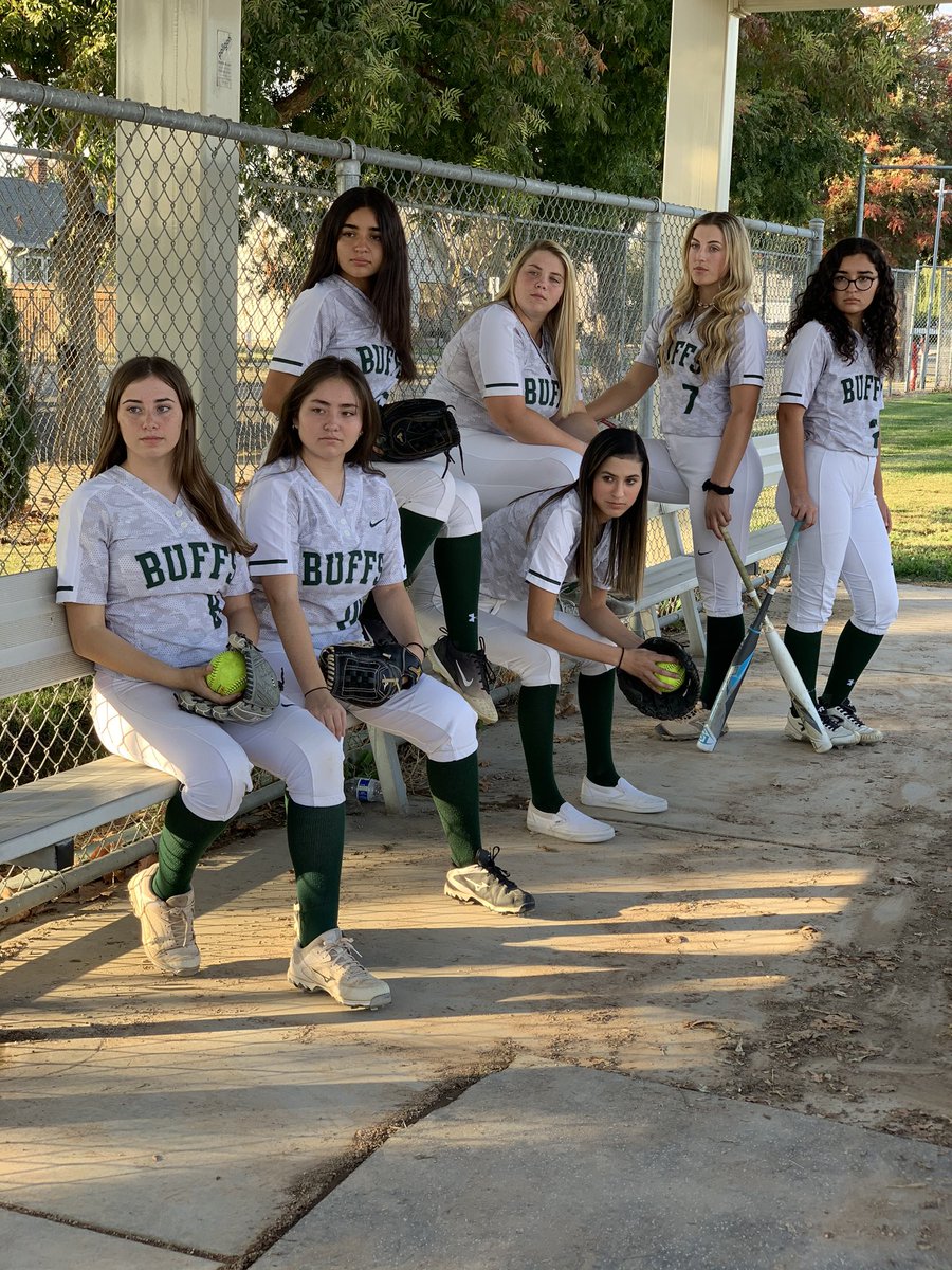 mantecasoftball's tweet photo. Seniors took pictures yesterday for the upcoming poster schedule. Here is a preview. All grown up and ready to leave their mark! #checkitoffthelist #batflipsnotcoinflips https://t.co/ZbHCyTeEQh