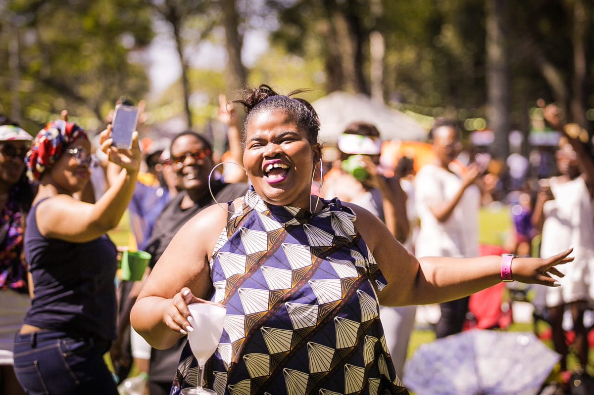 blazonmagazine's tweet photo. Take us back! @_ColoursofSound did the absolute most at the KZN Old Mutual Music at the lake series. They are such rockstars and will definitely shake the music world with their fantastic tunes! 🔥
#flashbackfriday #OldMutual #ColoursofSound #Music #Happy

📸: Dane Forman https://t.co/s81yNLgnQD