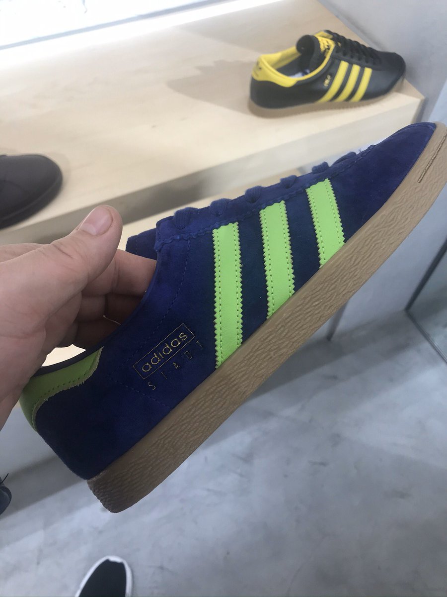 Flash Saturday offer!!!
We will waterproof protect your trainers,uggs or boots new or old for only £2 a pair it takes 10 minutes!!!