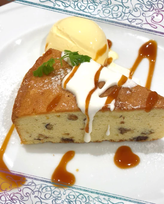 ココスのバビロニアコラボ、シドゥリさんのバターケーキ食べました。クリアファイルはシークレット出た!web抽選外れてもジャガーマンのフォローで和む( '∀`) 