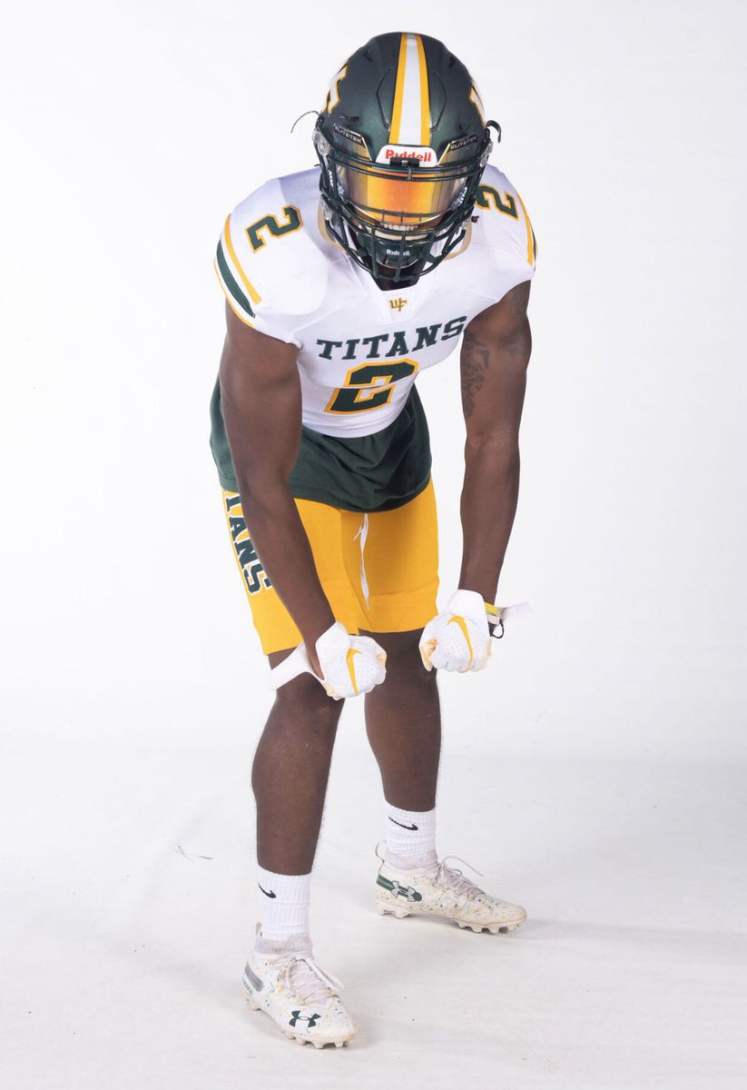 WF_Football's tweet photo. #GoldenBullets〽️ bringing the noise to the Water Tower💪
Lights on. 🔦💡Time to show out.
#BLEEDGREEN | #ProtectTheVillage https://t.co/ZcFOoPIAjJ