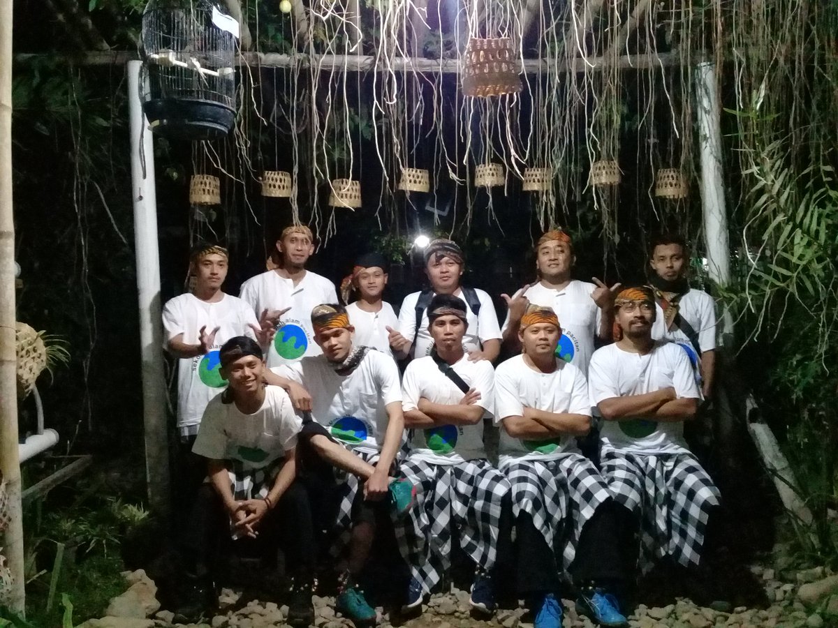 soe_Pacitan's tweet photo. Tim gerak jalan Palagan Tumpak Rinjing. Semangat mister 💪💪💪💪#gerakjalan #napaktilas https://t.co/PZBbGLaW1L