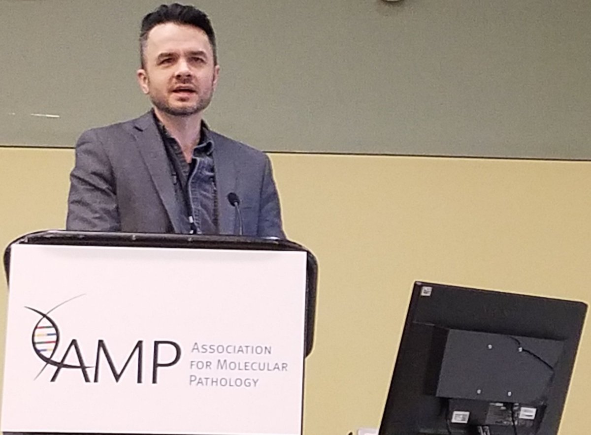 asbonerw's tweet image. Exciting talk by Marcin Imielinsky @skimomiks on the diversity of #StructuralVariants: lots of new Greek terms for new entities. 
This talk highlights the importance of broader assays, i.e. WGS, to fully elucidate tumor alterations.
@EngIPM @WCMCPathology #AMPath19