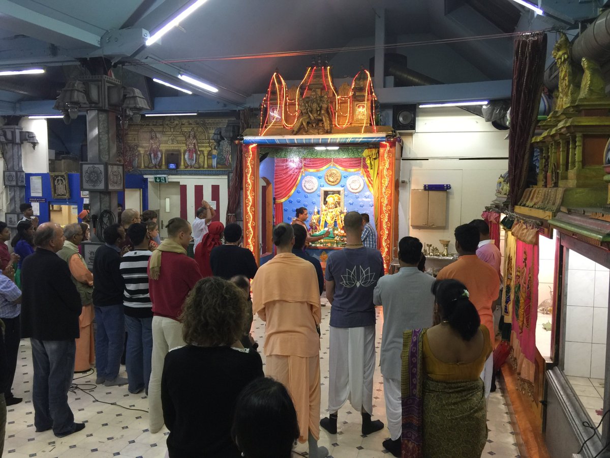 dialogueenroute's tweet photo. Eine Tasse #Kaffee im interreligiösen Café? Speed Dialog? Hinduistisches #Lichterfest, buddhistische Kathina-Zeremonie. Kein Plan, was das ist? 
#enroute #entdecken

IRAS COTIS lädt in der Woche der #Religionen zum #Dialog zwischen Religionen und Kulturen: https://t.co/yFKKQO4TdO https://t.co/HEEQjWIfxl