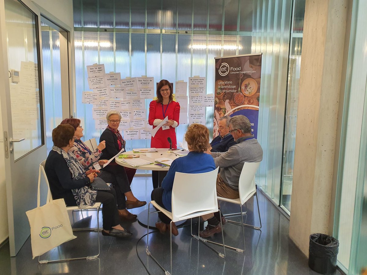 BrainConnectors's tweet photo. Hoy participamos en el Laboratorio de aprendizaje del Consumidor de #EITfood ... empatizamos con los usuarios para cocrear servicios y productos alimenticios centrados en sus necesidades, gustos y preferencias @EIT_Food @adolfochauton @hinepa_org https://t.co/LQTf8e3F49